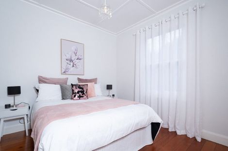 Photo of property in 221 Henderson Valley Road, Henderson, Auckland, 0612