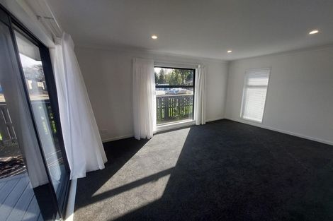 Photo of property in 21 Irvines Track, Halswell, Christchurch, 8025