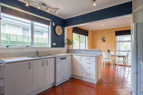 Photo of property in 14 Hollis Road, Paraparaumu Beach, Paraparaumu, 5032