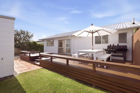 Photo of property in 21 Seaspray Drive, Mount Maunganui, 3116