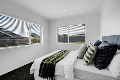 Photo of property in 13 Birdie Lane, Waiwhakaiho, New Plymouth, 4312