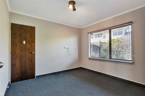 Photo of property in 66 Karina Road, Merrilands, New Plymouth, 4312