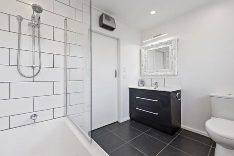 Photo of property in 55 Oriana Crescent, Hornby, Christchurch, 8042