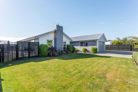 Photo of property in 18 Hagart-alexander Drive, Mosgiel, 9024