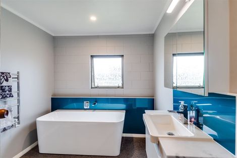 Photo of property in 6 Cooke Place, Taradale, Napier, 4112