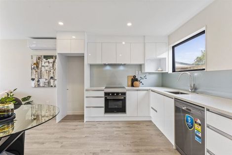 Photo of property in 4/62 Smythe Road, Henderson, Auckland, 0612