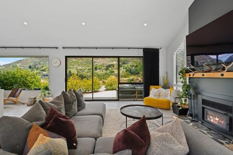 Photo of property in 5 Haines Way, Arthurs Point, Queenstown, 9371