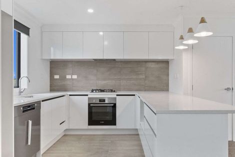 Photo of property in 1 Kaimai Avenue, Massey, 0614