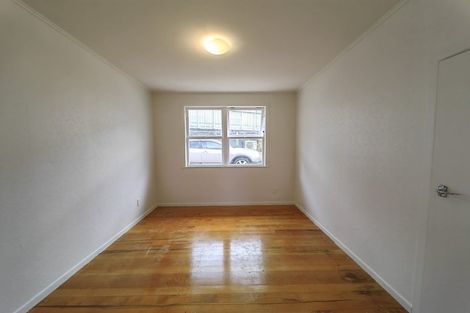 Photo of property in 11 Cypress Place, Sunnynook, Auckland, 0620