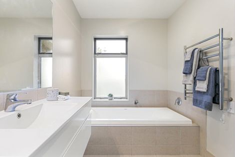 Photo of property in 8 Owhiro Bay Parade, Island Bay, Wellington, 6023