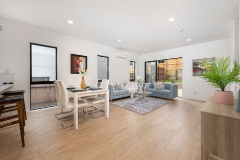 Photo of property in 5a Frontier Lane, Flat Bush, Auckland, 2019