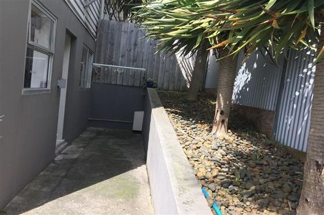 Photo of property in 1/14 Corunna Road, Milford, Auckland, 0620