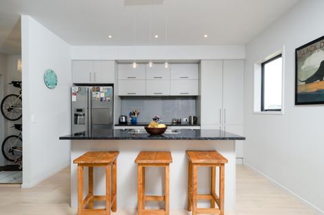 Photo of property in 24 Edgerton Road, Te Atatu Peninsula, Auckland, 0610