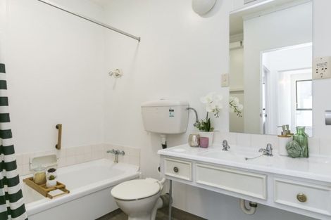 Photo of property in Hobson Court Flats, 22/70u Hobson Street, Thorndon, Wellington, 6011