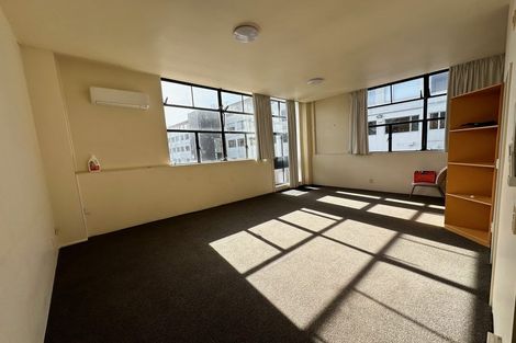 Photo of property in 4 Torrens Terrace, Mount Cook, Wellington, 6011