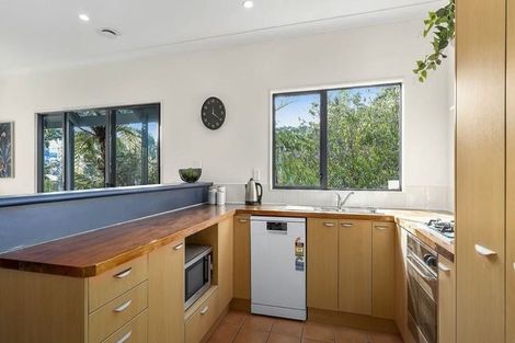 Photo of property in 7u2 Carleton Terrace, Tawa, Wellington, 5028