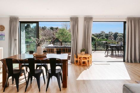Photo of property in 4r Estates Terrace, Welcome Bay, Tauranga, 3175