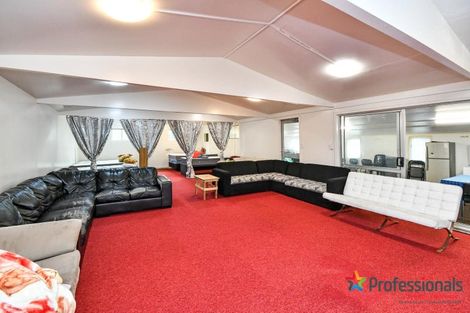 Photo of property in 531 Massey Road, Mangere, Auckland, 2022
