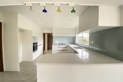 Photo of property in 130 Chelsea View Drive, Chatswood, Auckland, 0626