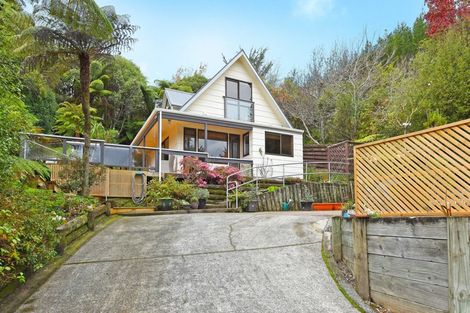 Photo of property in 97 Blue Mountains Road, Pinehaven, Upper Hutt, 5371