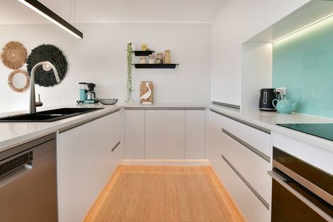 Photo of property in 28 Alec Craig Way, Gulf Harbour, Whangaparaoa, 0930