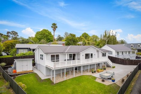 Photo of property in 22a Raelene Place, Massey, Auckland, 0614