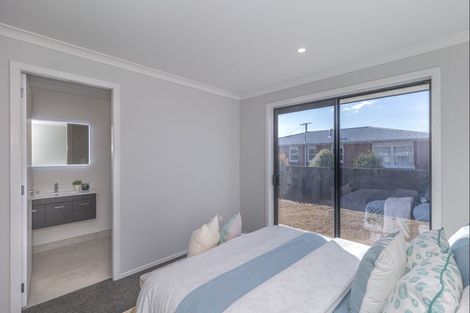 Photo of property in 83a Winchester Street, Levin, 5510