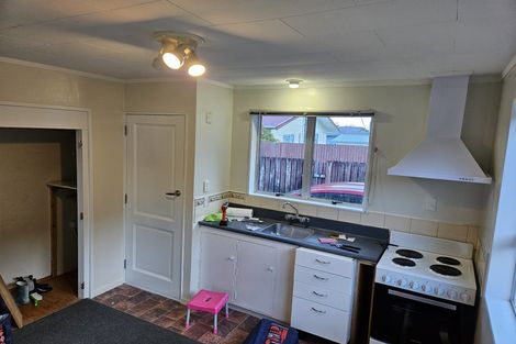 Photo of property in 51f1- Hartford Crescent, Totara Park, Upper Hutt, 5018
