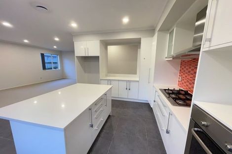 Photo of property in 11 Lucca Crescent, Flat Bush, Auckland, 2019
