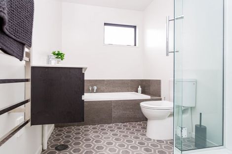 Photo of property in 1/176 Edgeware Road, Edgeware, Christchurch, 8013