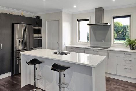 Photo of property in 15 Carex Grove, Foxton Beach, Foxton, 4815