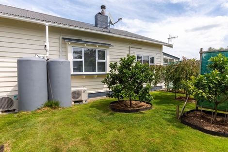 Photo of property in 37 Fox Street, Woodville, 4920