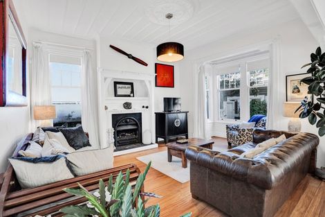 Photo of property in 5 Rogan Street, New Plymouth, 4310