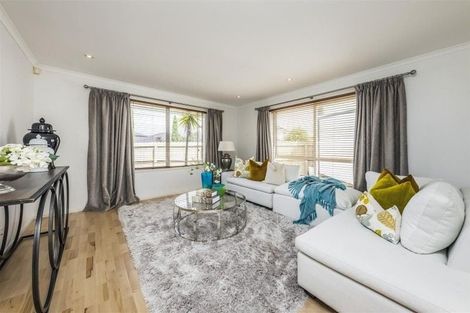 Photo of property in 16 Karson Place, Flat Bush, Auckland, 2016