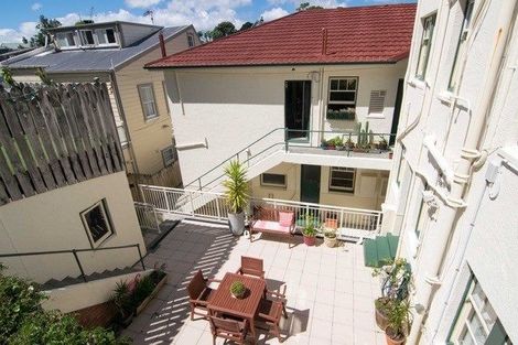 Photo of property in 332u2 Tinakori Road, Thorndon, Wellington, 6011