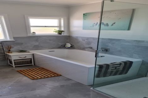 Photo of property in 10 Fordham Street, Beach Haven, Auckland, 0626