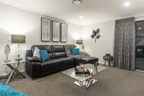 Photo of property in 12 Lakeside Terrace, Omokoroa, 3114