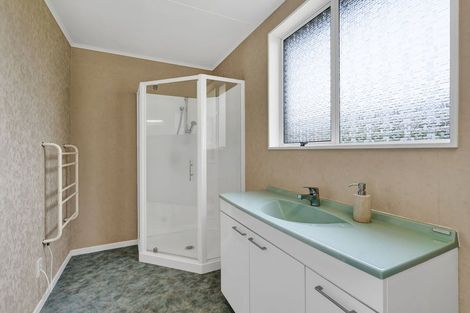 Photo of property in 13 Quin Crescent, Hawera, 4610