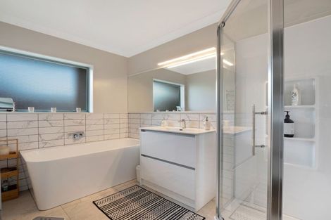 Photo of property in 12 Sandhurst Drive, Papamoa Beach, Papamoa, 3118