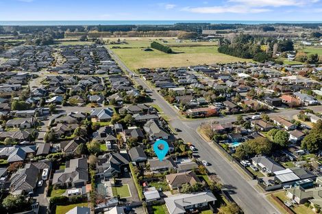 Photo of property in 12 Petries Road, Woodend, 7610