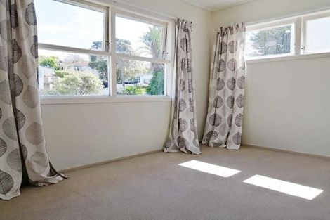 Photo of property in 1/31 Becroft Drive, Forrest Hill, Auckland, 0620