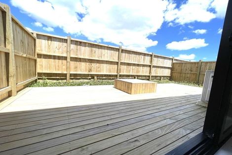 Photo of property in 22 Karihi Road, Karaka, 2113