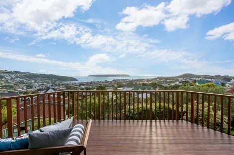 Photo of property in 112 Gloaming Hill, Titahi Bay, Porirua, 5022