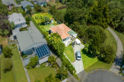 Photo of property in 70 Savoy Road, Glen Eden, Auckland, 0602