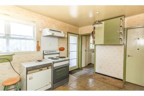 Photo of property in 8 Sarona Avenue, Glen Eden, Auckland, 0602