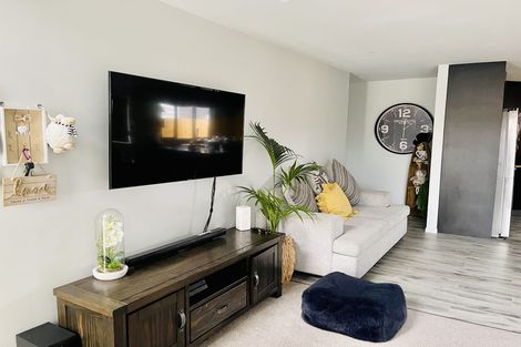 Photo of property in 43b Hillcrest Road, Papatoetoe, Auckland, 2025