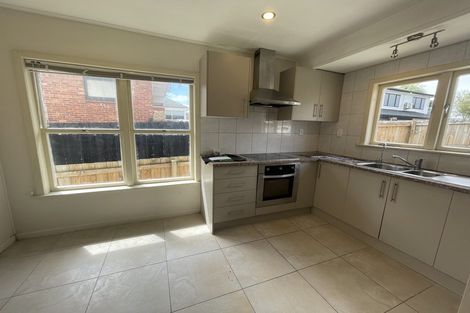 Photo of property in 28 Landon Avenue, Mangere East, Auckland, 2024