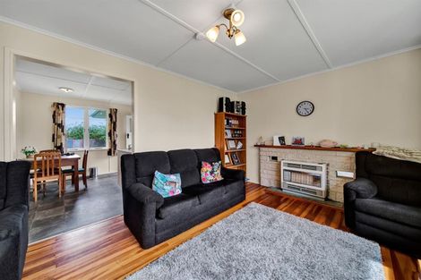 Photo of property in 48 Turuturu Road, Hawera, 4610