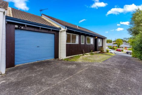 Photo of property in 1/1 Gatman Street, Birkdale, Auckland, 0626