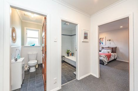 Photo of property in 4 Dickson Crescent, Saint Johns Hill, Whanganui, 4500
